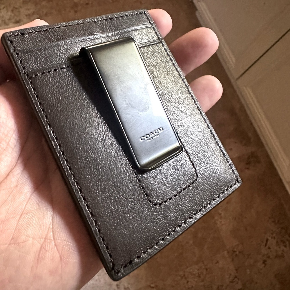 ✨ NEW ✨ Authentic COACH Men’s Money clip